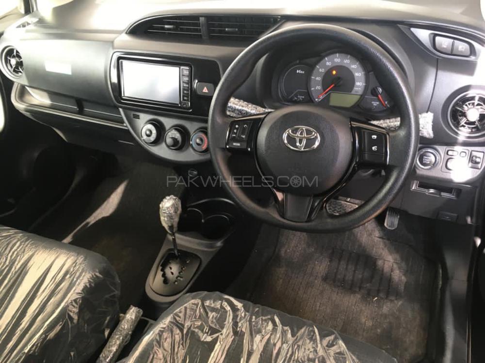 Toyota Vitz 2017 for Sale in Peshawar Toyota Vitz 2017 for Sale in Peshawar Image-5
