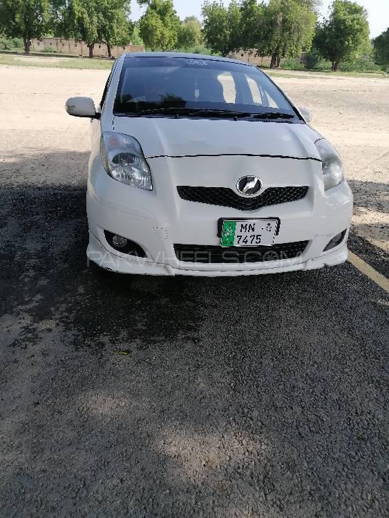 Toyota Vitz 2013 for Sale in D.G.Khan Toyota Vitz 2013 for Sale in D.G.Khan Image-3