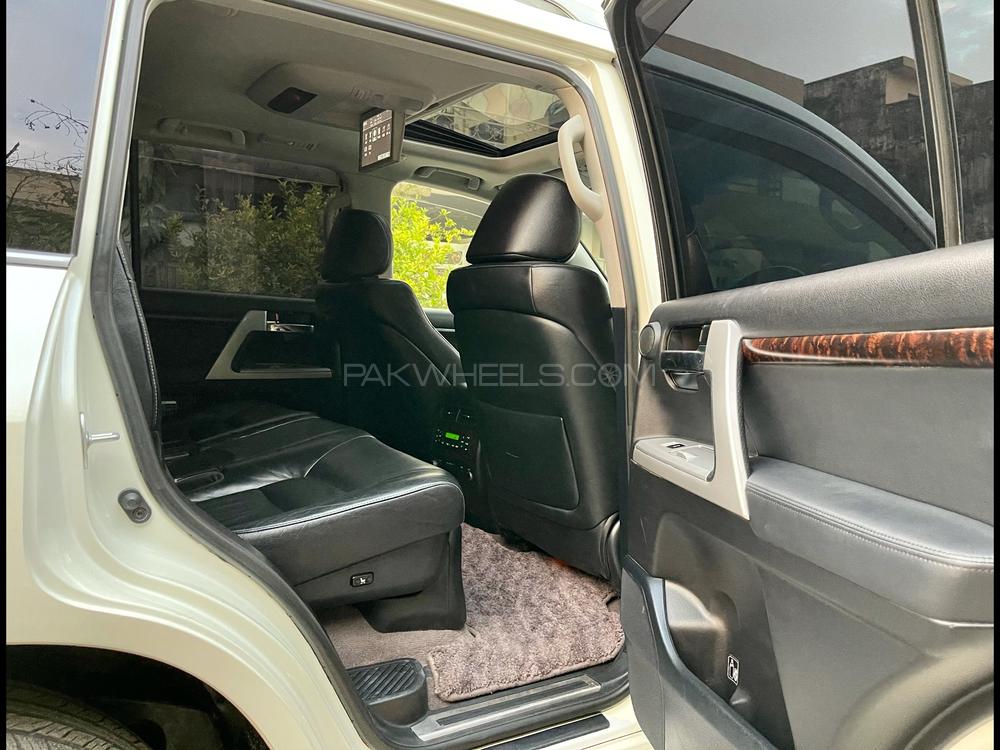 Toyota Land Cruiser 2012 for Sale in Islamabad Toyota Land Cruiser 2012 for Sale in Islamabad Image-13