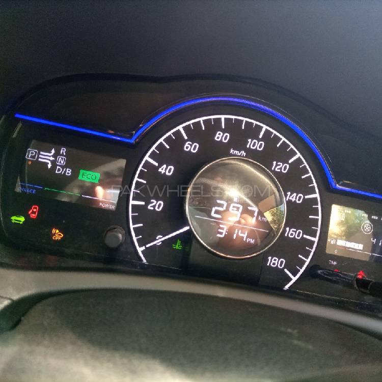 Nissan Note 2017 for Sale in Islamabad Nissan Note 2017 for Sale in Islamabad Image-4