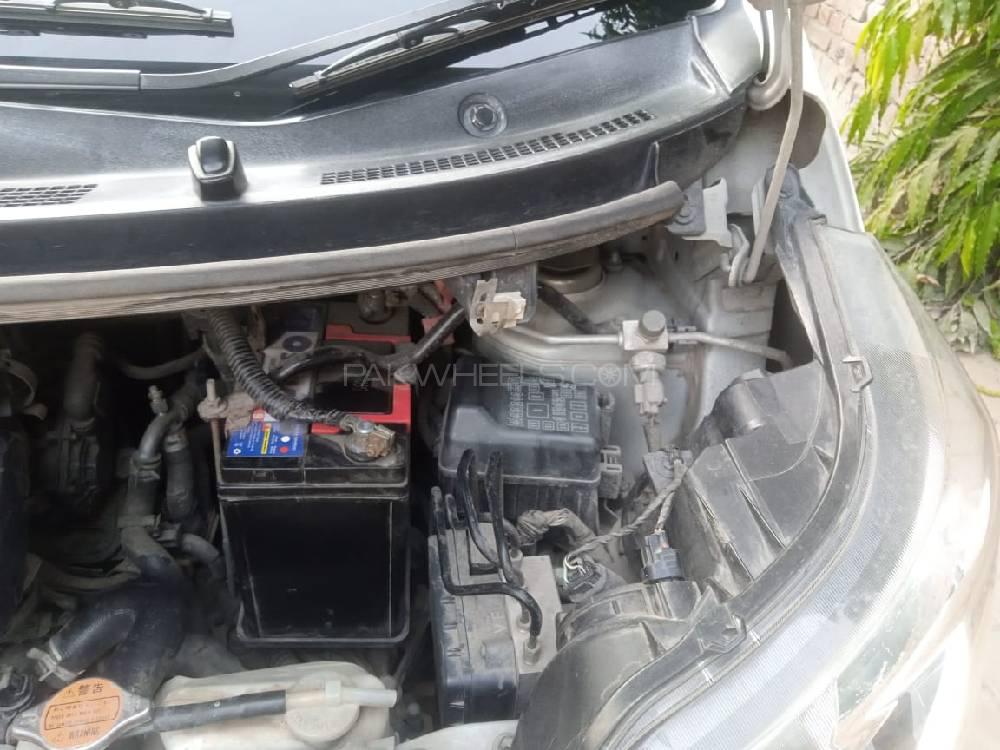 Daihatsu Move 2013 for Sale in Lahore Daihatsu Move 2013 for Sale in Lahore Image-2