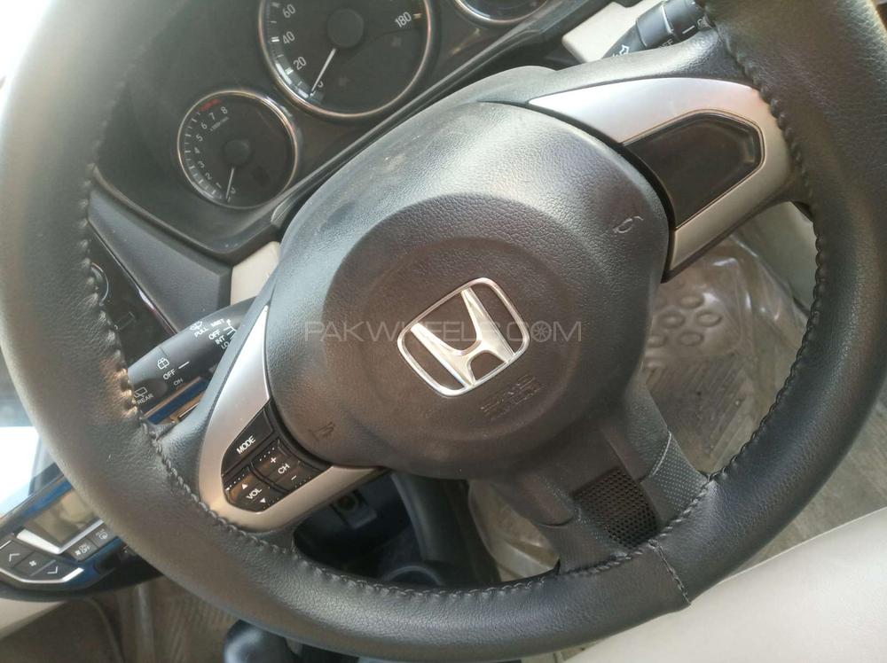 Honda BR-V 2017 for Sale in Gujranwala Honda BR-V 2017 for Sale in Gujranwala Image-10