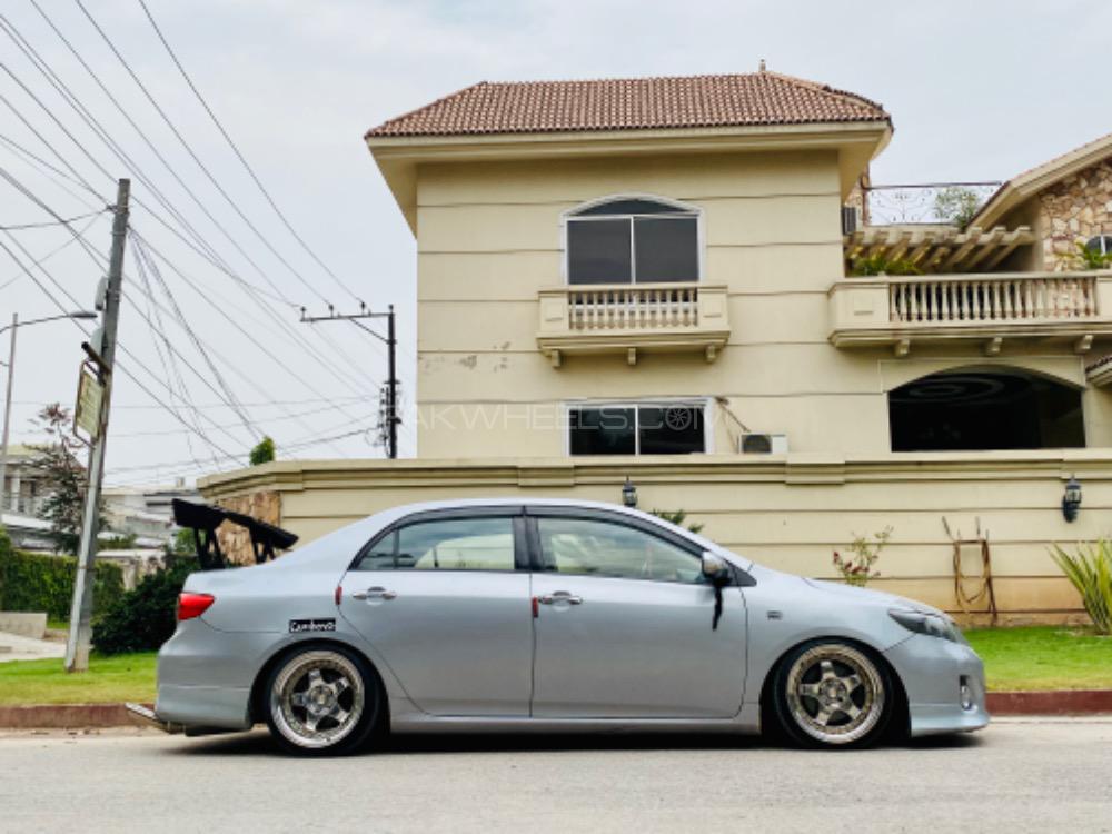 Toyota Corolla - 2011  Toyota Corolla - 2011  Image-2