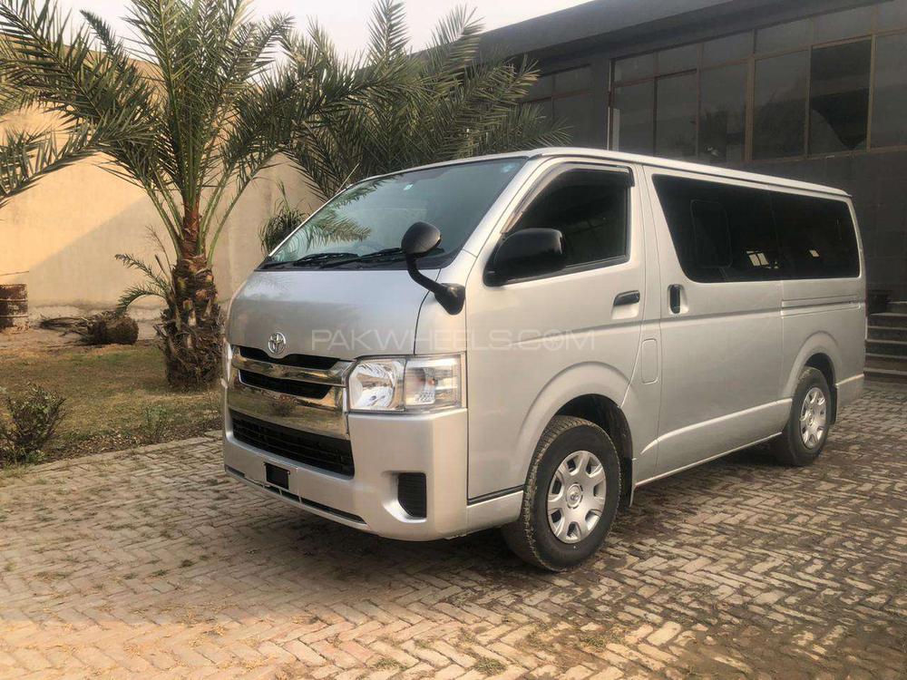 Toyota Hiace 2016 for Sale in Gujranwala Toyota Hiace 2016 for Sale in Gujranwala Image-2