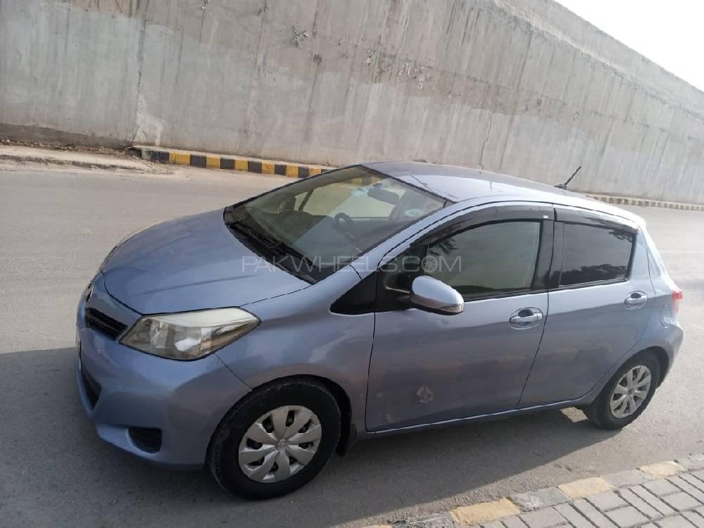 Toyota Vitz 2011 for Sale in Peshawar Image-1