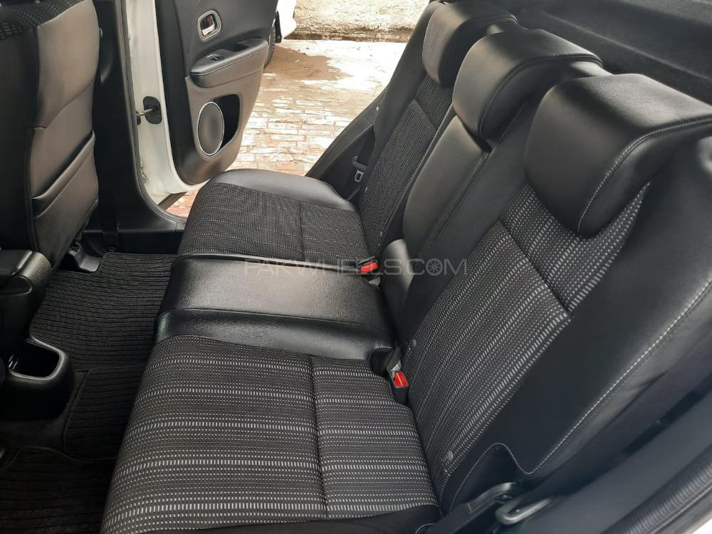 Honda Vezel 2014 for Sale in Lahore Honda Vezel 2014 for Sale in Lahore Image-5