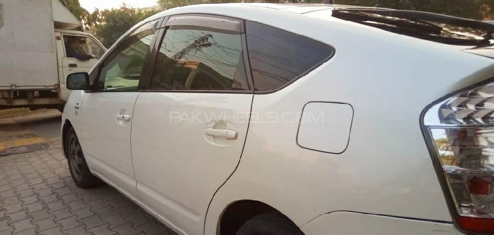 Toyota Prius 2007 for Sale in Lahore Toyota Prius 2007 for Sale in Lahore Image-3
