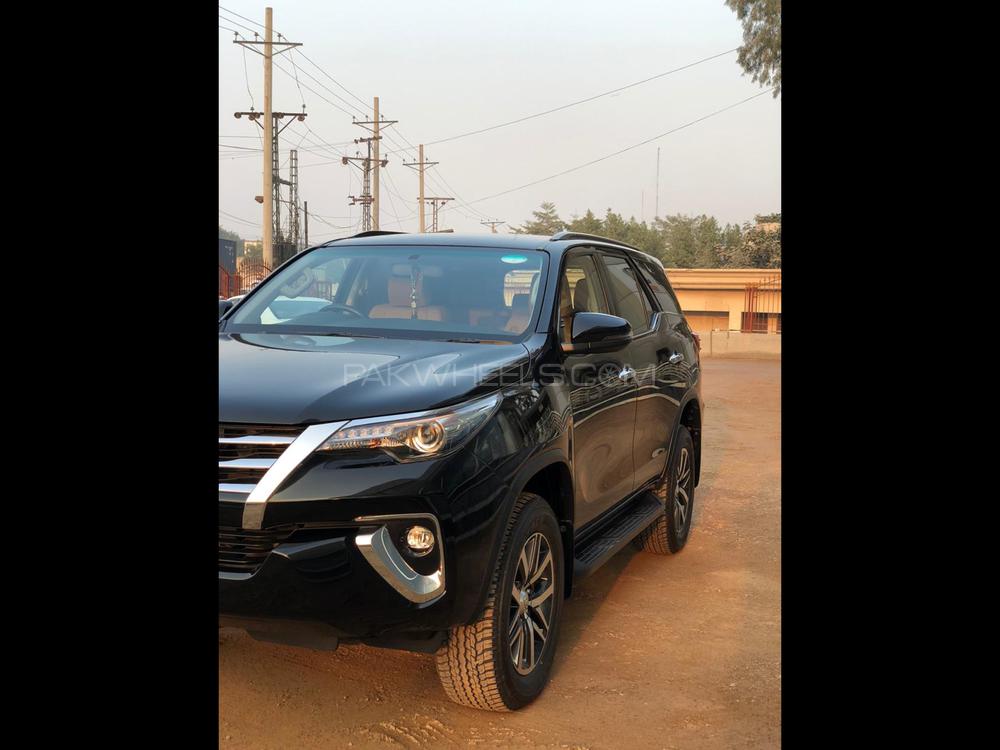Toyota Fortuner 2019 for Sale in Lahore Toyota Fortuner 2019 for Sale in Lahore Image-4