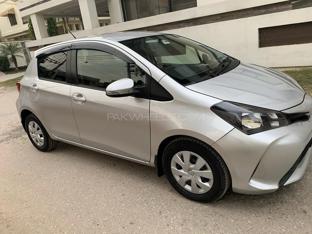 Toyota Vitz 2015 for Sale in Sialkot Toyota Vitz 2015 for Sale in Sialkot Image-3