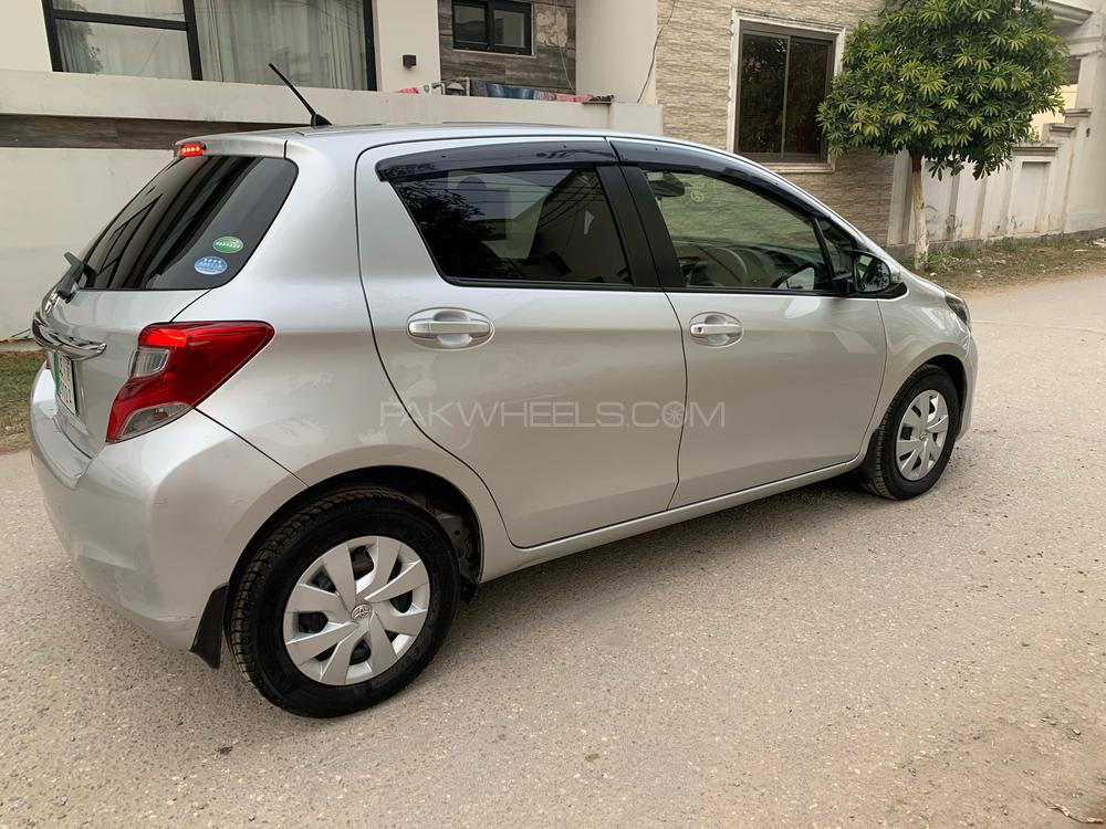 Toyota Vitz 2015 for Sale in Sialkot Toyota Vitz 2015 for Sale in Sialkot Image-4