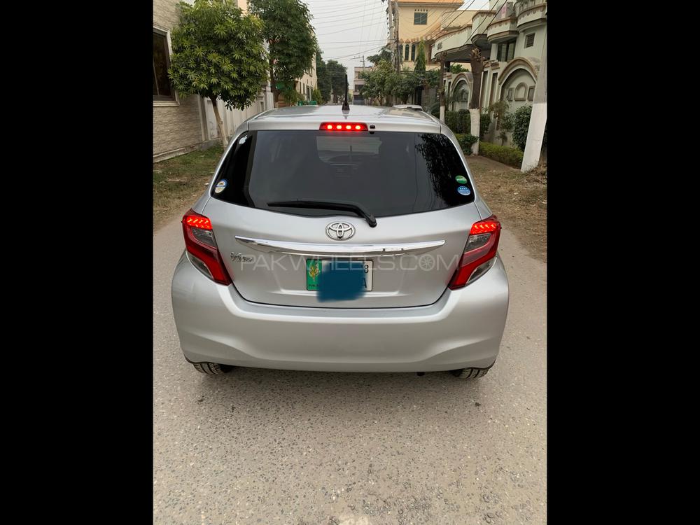 Toyota Vitz 2015 for Sale in Sialkot Toyota Vitz 2015 for Sale in Sialkot Image-5