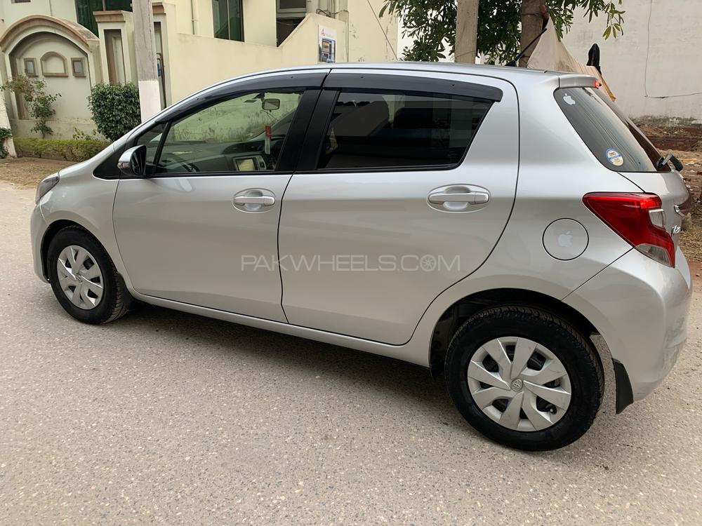 Toyota Vitz 2015 for Sale in Sialkot Toyota Vitz 2015 for Sale in Sialkot Image-7