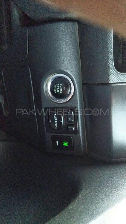 Toyota Vitz 2005 for Sale in Karachi Image-1