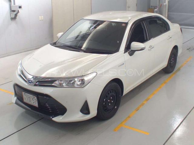 Toyota Corolla Axio 2017 for Sale in Mardan Image-1