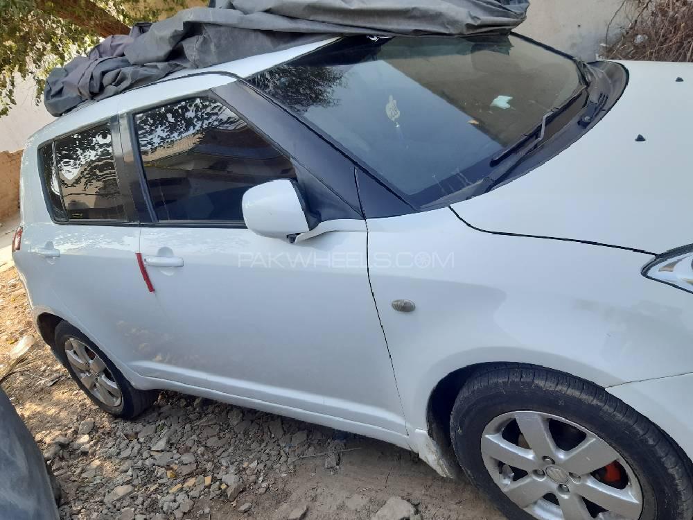 Suzuki Swift 2012 for Sale in Larkana Suzuki Swift 2012 for Sale in Larkana Image-8
