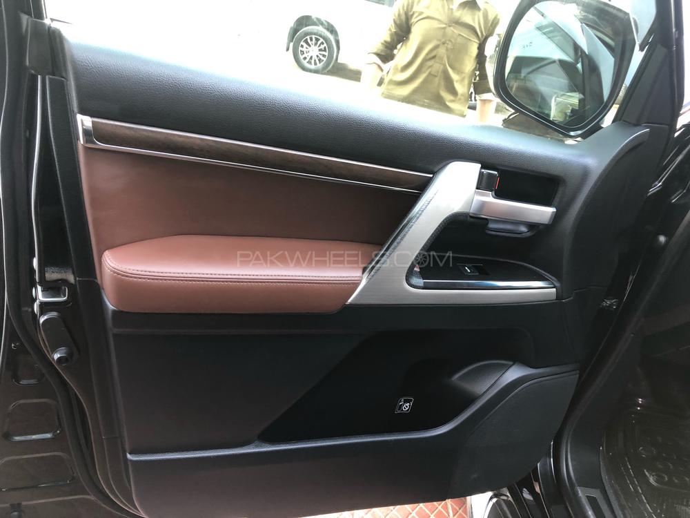 Toyota Land Cruiser 2016 for Sale in Islamabad Toyota Land Cruiser 2016 for Sale in Islamabad Image-11