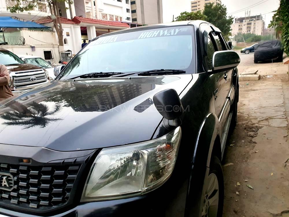 Toyota Hilux 2014 for Sale in Karachi Toyota Hilux 2014 for Sale in Karachi Image-4