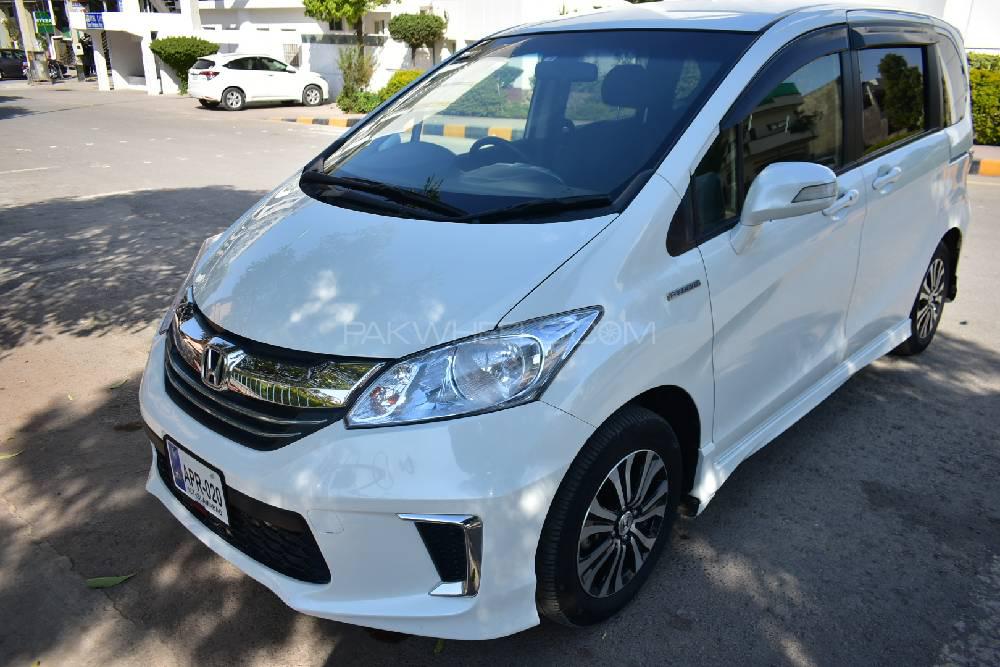 Honda Freed 2015 for Sale in Islamabad Image-1