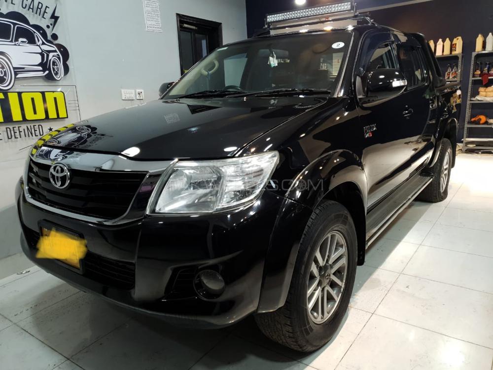 Toyota Hilux 2014 for Sale in Karachi Toyota Hilux 2014 for Sale in Karachi Image-3