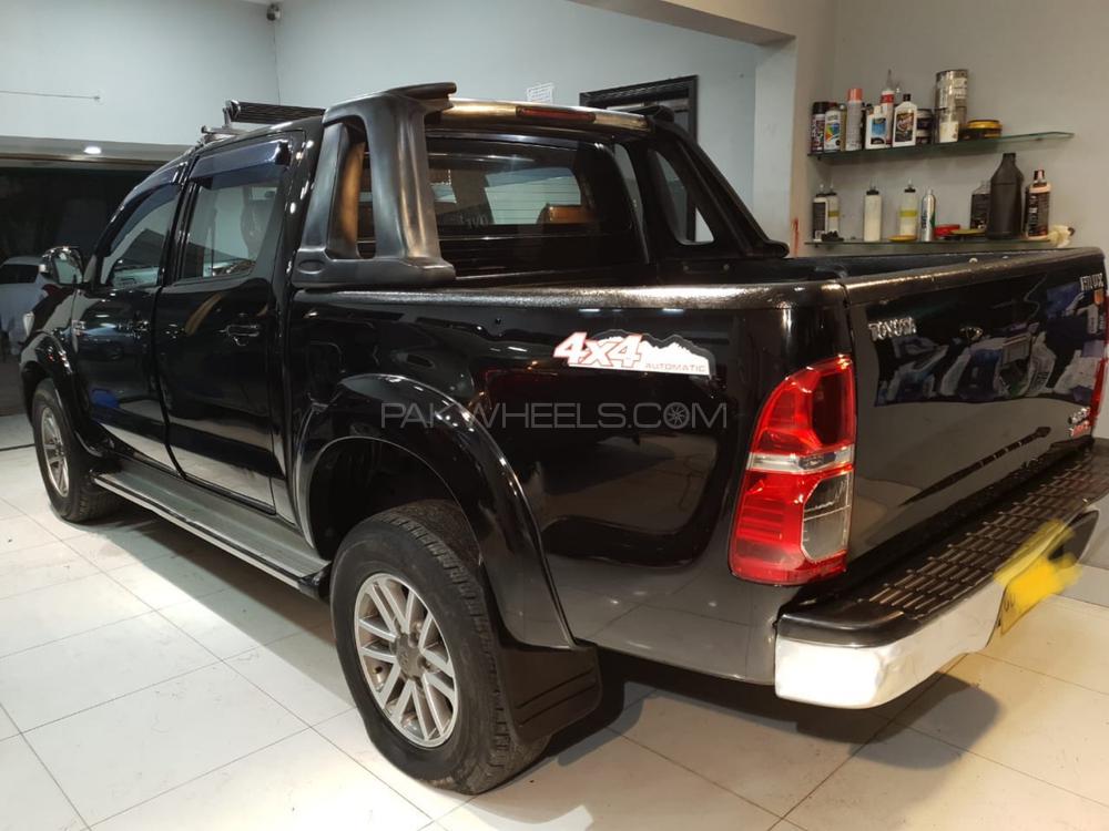 Toyota Hilux 2014 for Sale in Karachi Toyota Hilux 2014 for Sale in Karachi Image-4