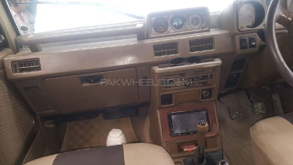 Mitsubishi Pajero 1990 for Sale in Kashmir Mitsubishi Pajero 1990 for Sale in Kashmir Image-11