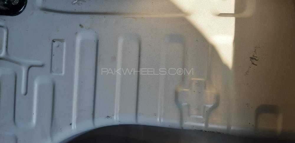 Toyota Vitz 2004 for Sale in Malakand Agency Toyota Vitz 2004 for Sale in Malakand Agency Image-11
