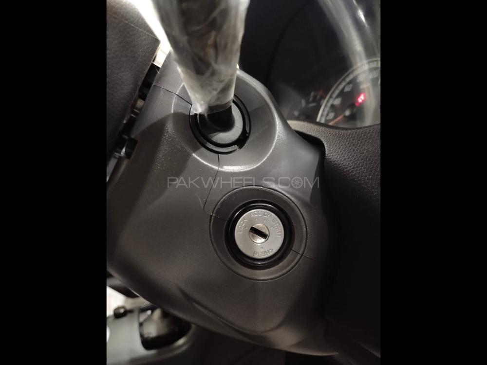 Suzuki Swift 2018 for Sale in Karachi Suzuki Swift 2018 for Sale in Karachi Image-14