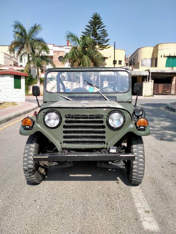 Jeep M 825 - 1988  Image-1