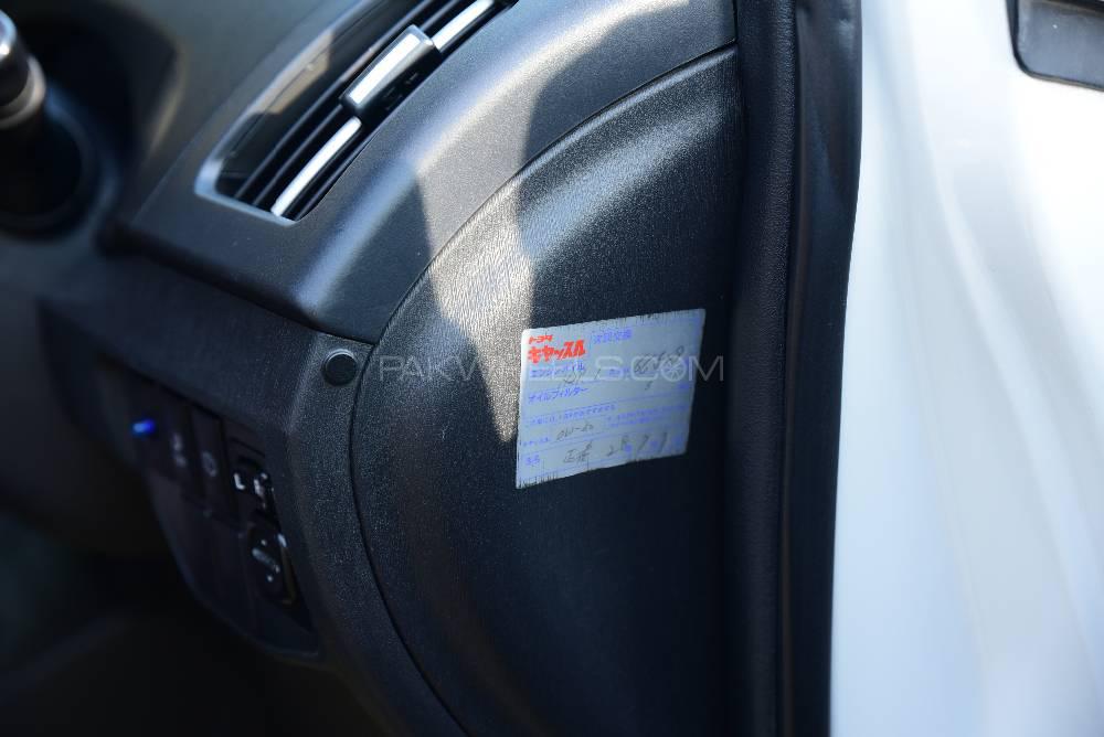Toyota Prius 2013 for Sale in Sialkot Toyota Prius 2013 for Sale in Sialkot Image-12