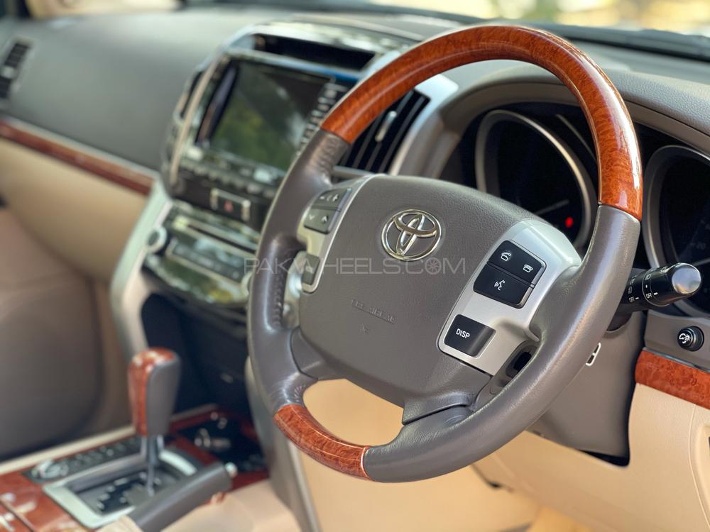 Toyota Land Cruiser 2013 for Sale in Lahore Toyota Land Cruiser 2013 for Sale in Lahore Image-7