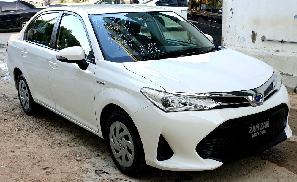 Toyota Corolla Axio 2018 for Sale in Karachi Image-1