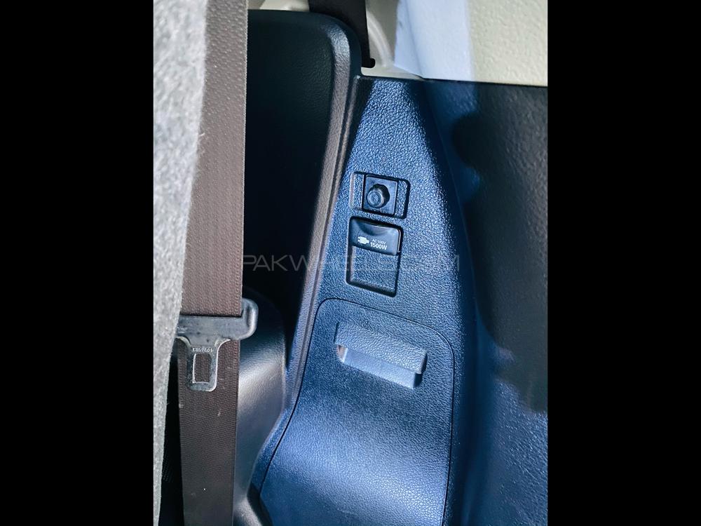 Toyota Sienta 2017 for Sale in Lahore Toyota Sienta 2017 for Sale in Lahore Image-13