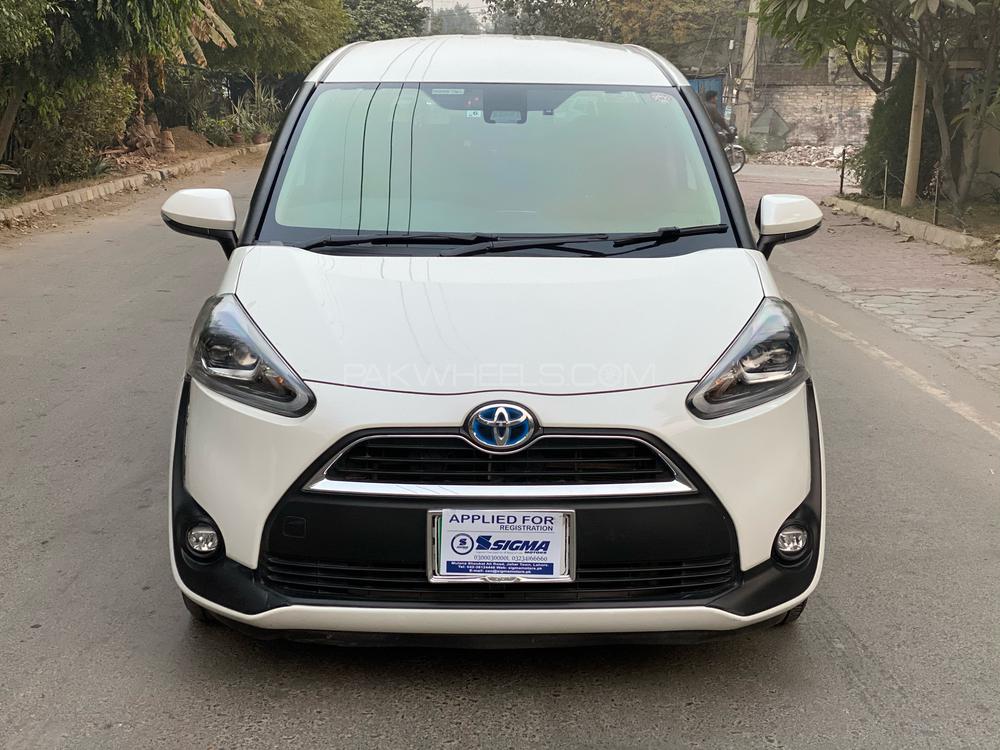 Toyota Sienta 2017 for Sale in Lahore Toyota Sienta 2017 for Sale in Lahore Image-2