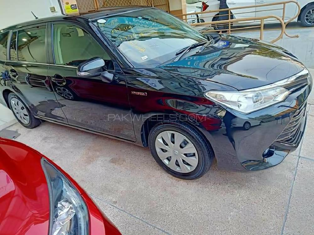 Toyota Corolla Fielder 2017 for Sale in Peshawar Image-1