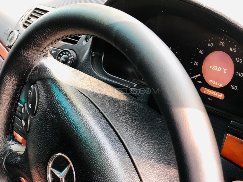 Mercedes Benz E Class 2008 for Sale in Peshawar Mercedes Benz E Class 2008 for Sale in Peshawar Image-10