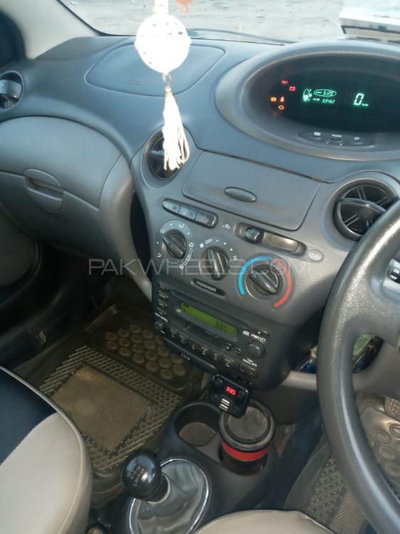 Toyota Vitz 2002 for Sale in D.G.Khan Toyota Vitz 2002 for Sale in D.G.Khan Image-2