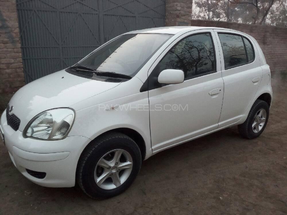 Toyota Vitz 2005 for Sale in Charsadda Image-1