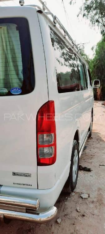 Toyota Hiace 2012 for Sale in Hyderabad Image-1