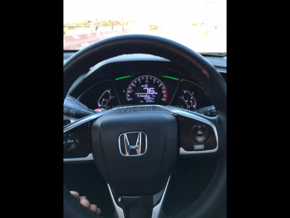 Honda Civic 2018 for Sale in Hyderabad Honda Civic 2018 for Sale in Hyderabad Image-7