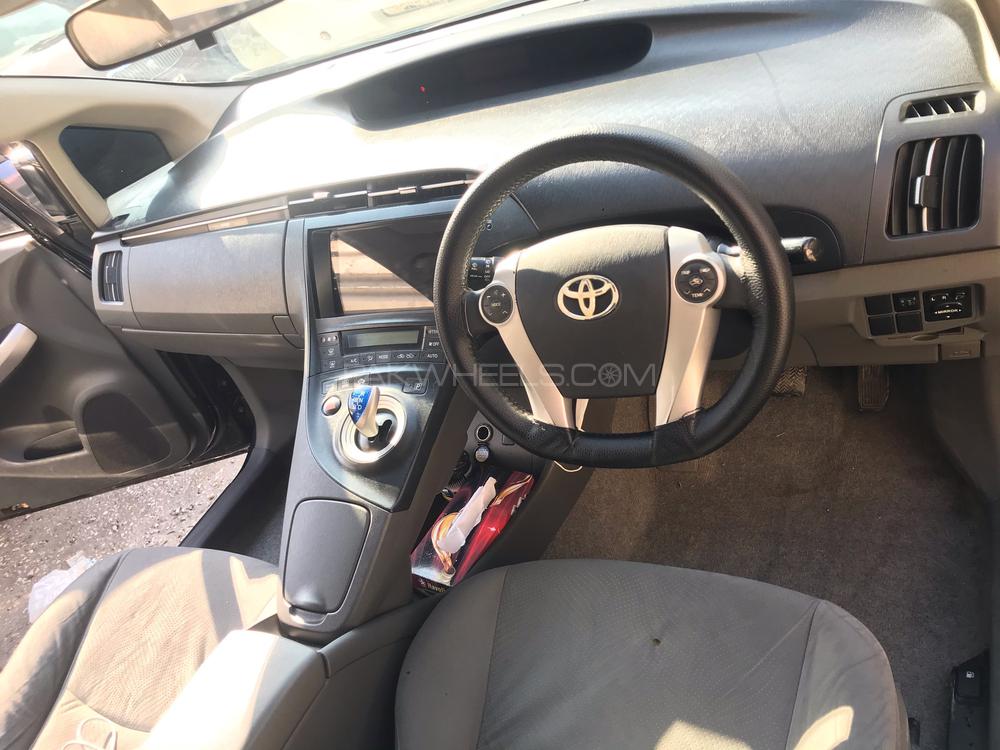 Toyota Prius 2010 for Sale in Peshawar Toyota Prius 2010 for Sale in Peshawar Image-7