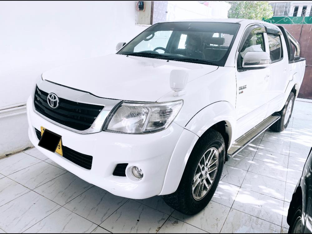 Toyota Hilux 2016 for Sale in Karachi Image-1