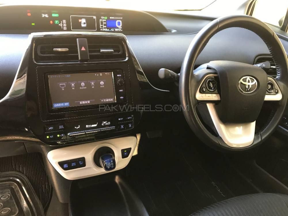 Toyota Prius 2016 for Sale in Islamabad Toyota Prius 2016 for Sale in Islamabad Image-13