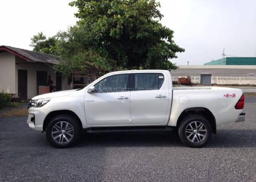 Toyota hilux v