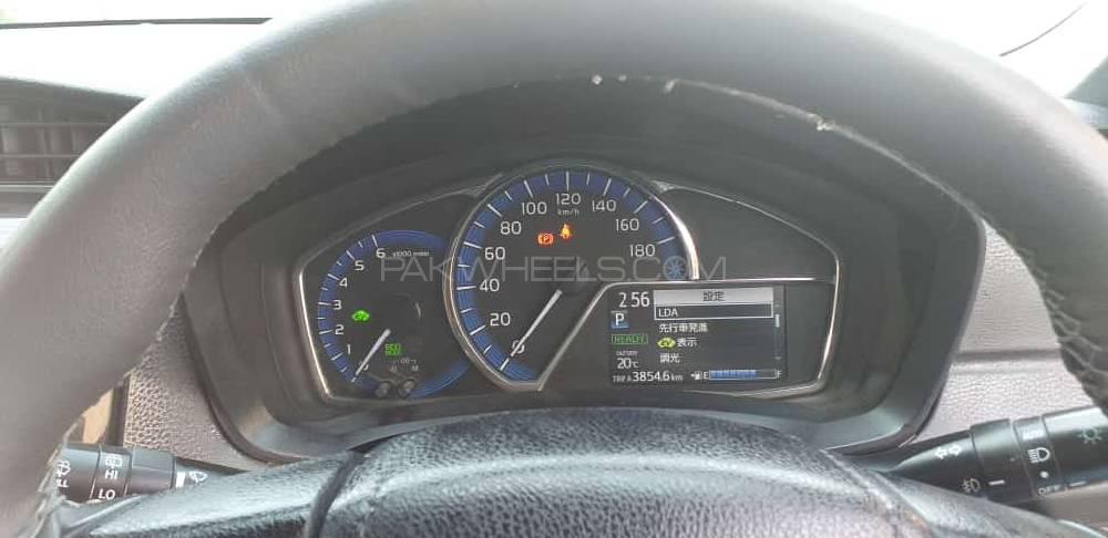Toyota Corolla Fielder 2015 for Sale in Peshawar Toyota Corolla Fielder 2015 for Sale in Peshawar Image-4