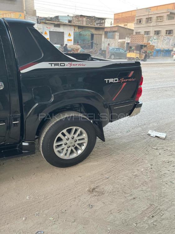 Toyota Hilux 2014 for Sale in Karachi Toyota Hilux 2014 for Sale in Karachi Image-3