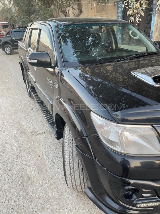 Toyota Hilux 2014 for Sale in Karachi Toyota Hilux 2014 for Sale in Karachi Image-7