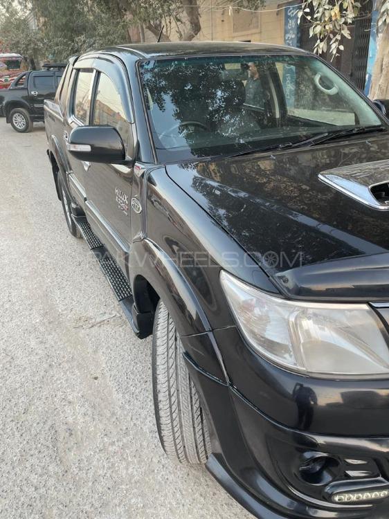 Toyota Hilux 2014 for Sale in Karachi Toyota Hilux 2014 for Sale in Karachi Image-9
