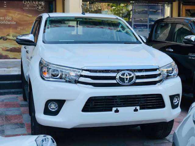 Toyota Hilux 2021 for Sale in Karachi Image-1