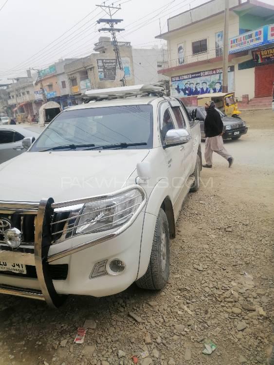Toyota Hilux 2013 for Sale in Haripur Image-1