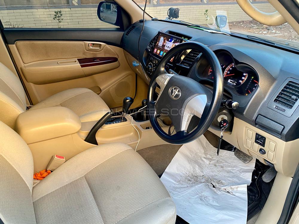 ٹویوٹا ہائیلکس 2016 for Sale in کراچی ٹویوٹا ہائیلکس 2016 for Sale in کراچی Image-7